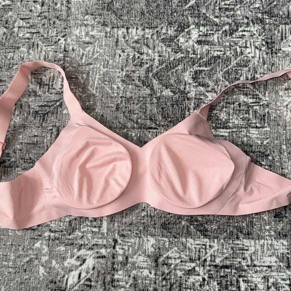 Knix V neck padded wireless bra thick straps - Picture 5 of 7